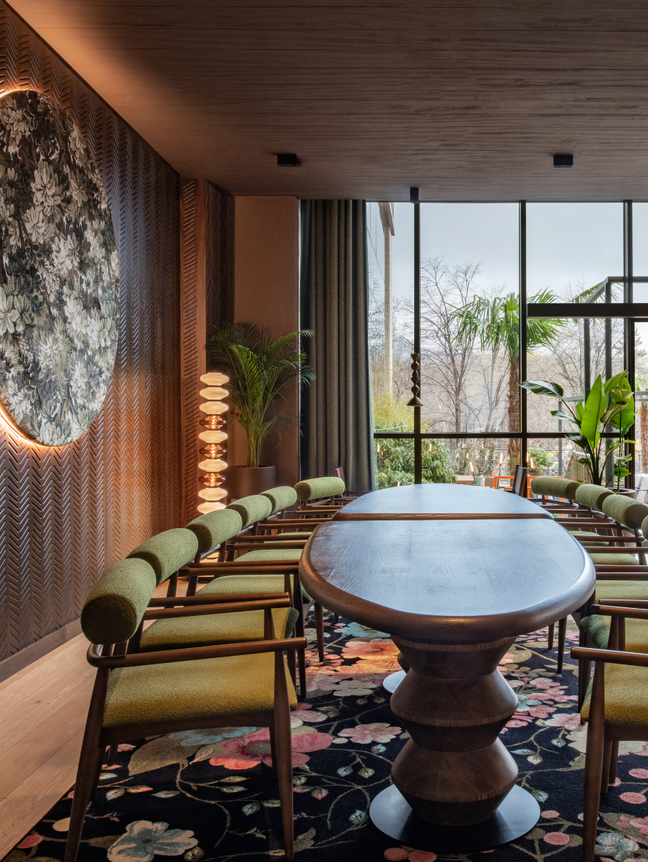 Salle de réunion avec lumière naturelle